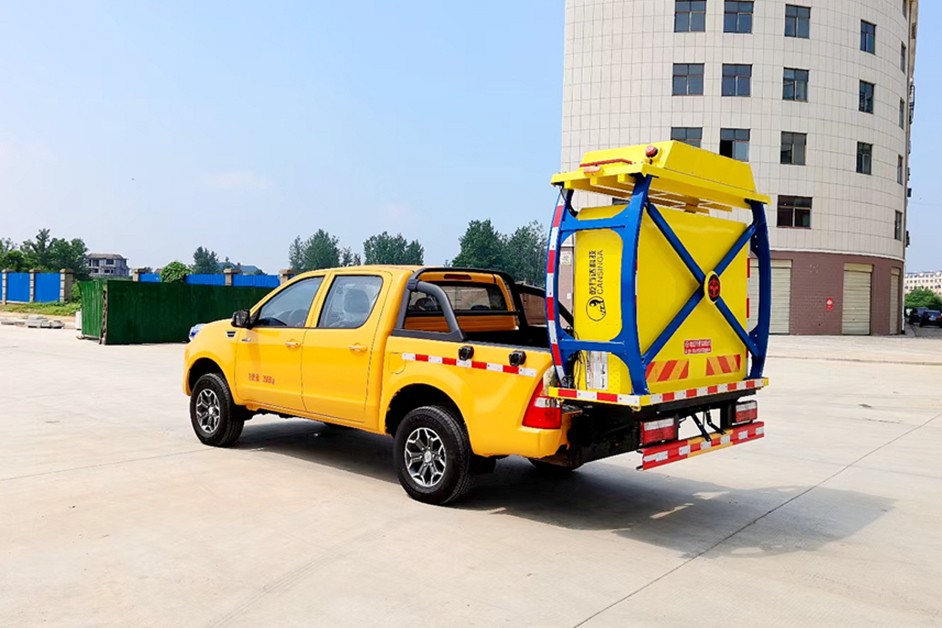 福田皮卡防撞緩沖車3