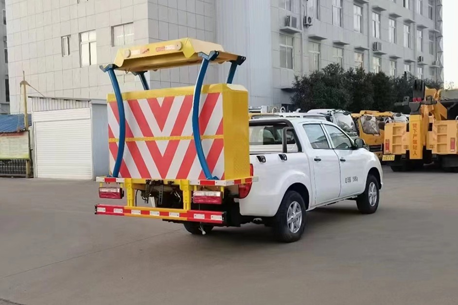 江鈴防撞緩沖車(chē)04